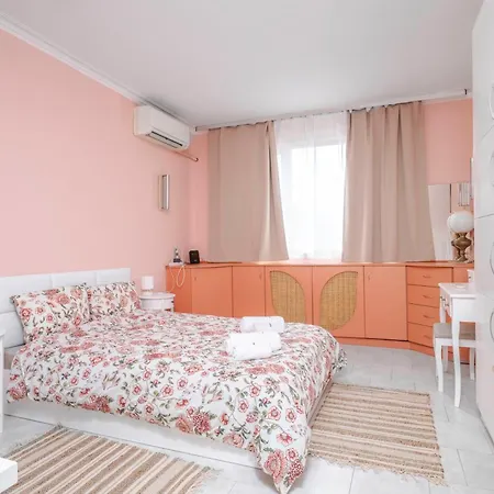 Cozy Near Vitosha Street By Flat Mаnager Apartment Sofia